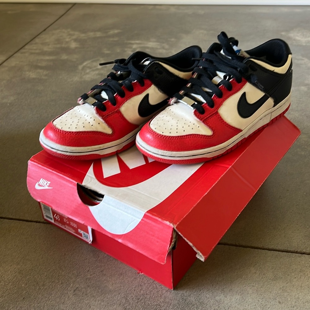 Nike dunk low 4.5 red black